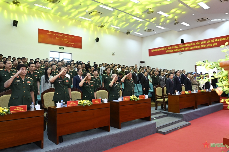 View - 	Cục Gìn giữ hòa bình Việt Nam kỷ niệm 10 năm Ngày Truyền thống